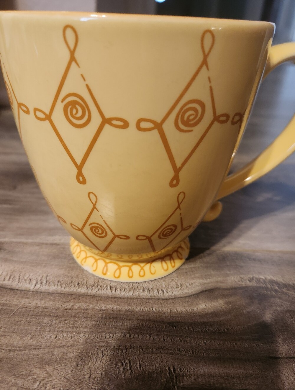 Starbucks 2004 Coffee Mug Diamond Swirl Design Yellow Color